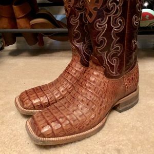 Tan Caiman Belly Square Toe boots. Size 9D.